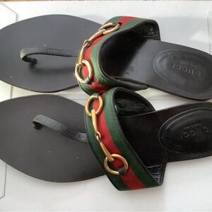 Gucci Leather Thong Sandals